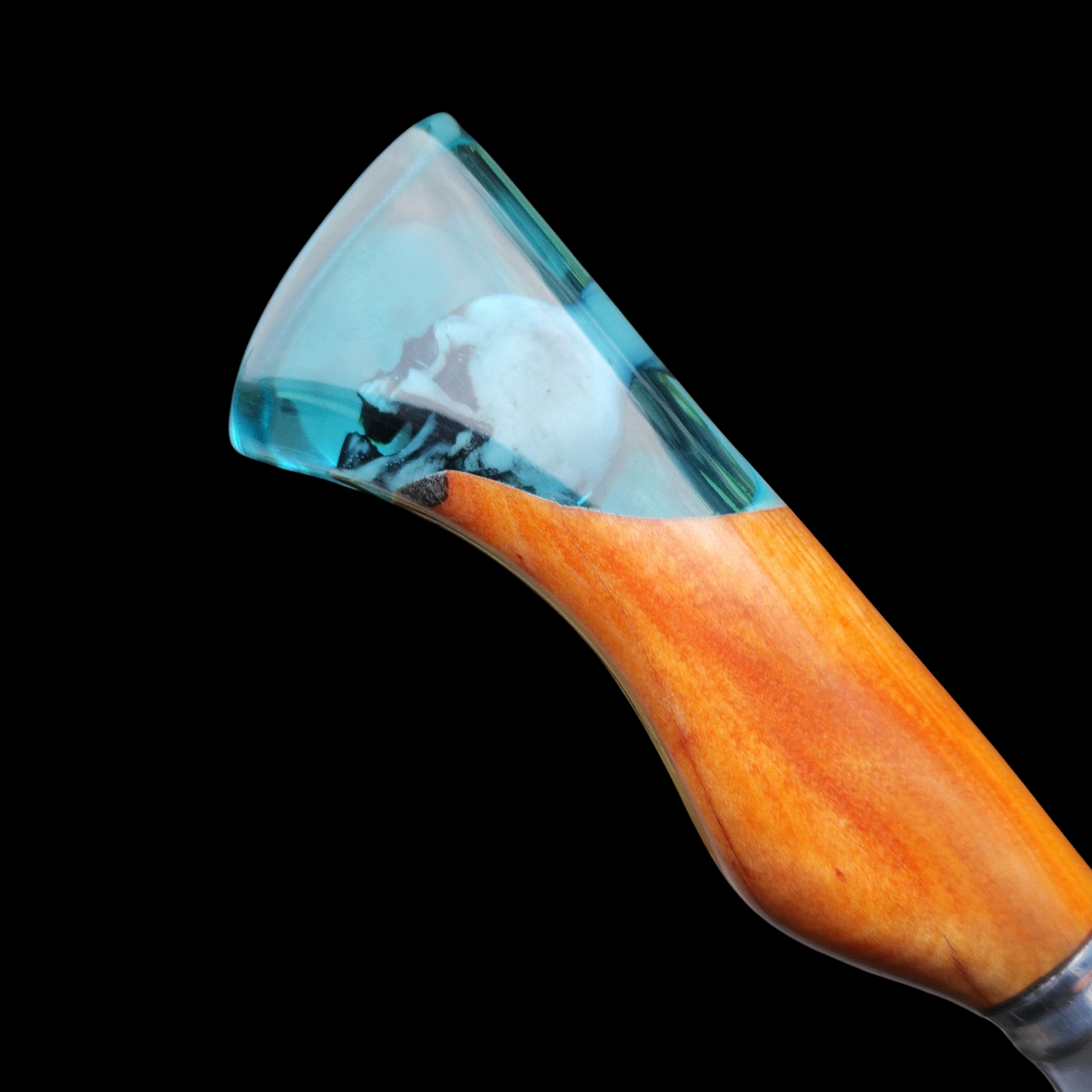 Faca Artesanal Modelo Persa com Cabo Pingente Caveira - Ideal para Churrasco e Culinária